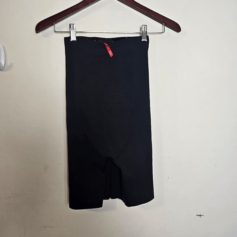 Spanx Thinstincts High Waisted Mid Shorts #10006R Women's Black Size Medium